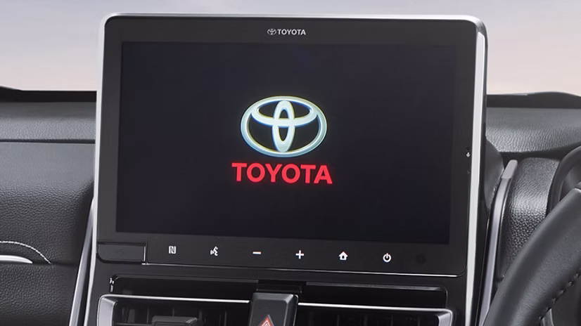 toyota-innova-zenix-hybrid-lcd